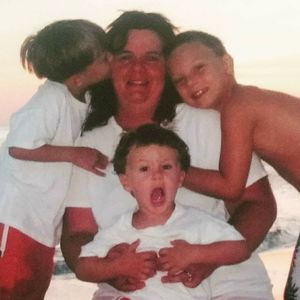 Meet your Posher, Eve